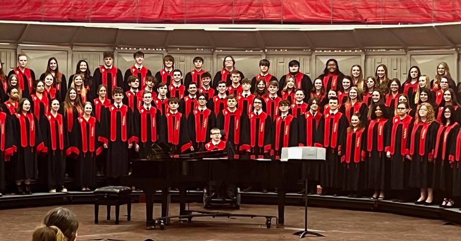 ILHS Chorale earns Superior at District Contest