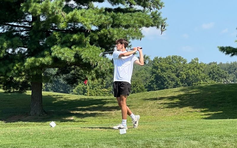 Golf teams compete in Ryan Reynolds Invitational