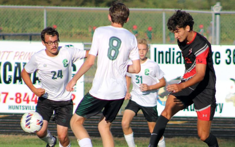 Pequignot breaks Lakers’ points record in win over Spartans