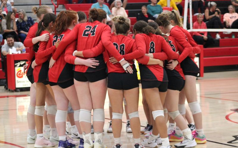 Indian Lake varsity tops St. Mary’s in four, JV falls in three