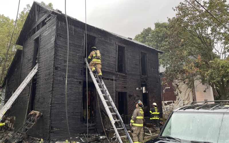 Early morning fire destroys home