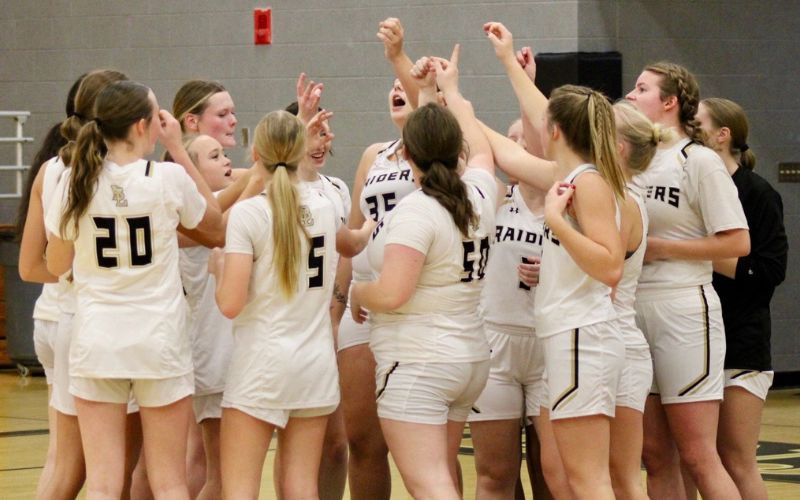 Lady Tigers roll over Roughriders, Raiders fall to Pirates