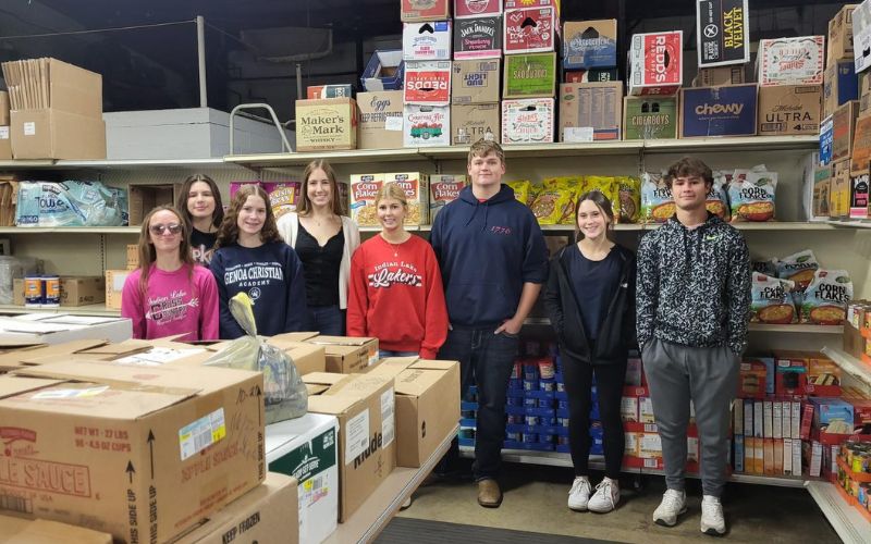 Indian Lake students give back ahead of Thanksgiving