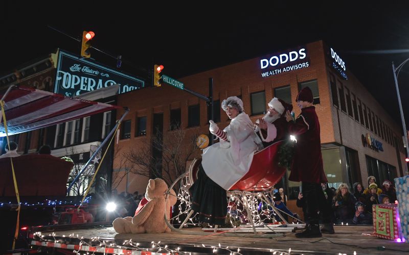 Bellefontaine set to sparkle: Hometown Christmas Parade lights up downtown Friday