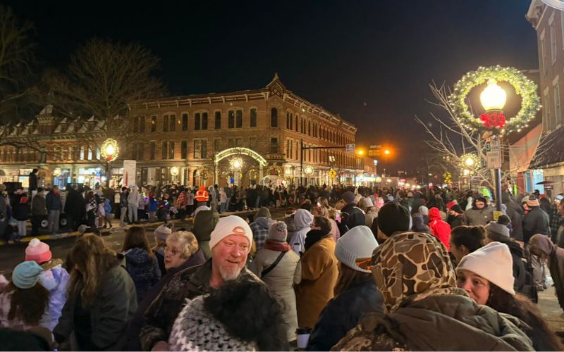 Crowd fills downtown Bellefontaine for Annual Hometown Christmas Parade
