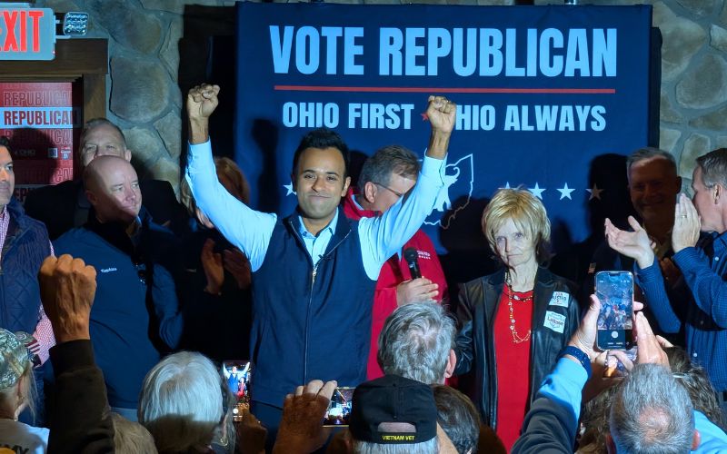More than 300 attend Republican Bus Tour stop